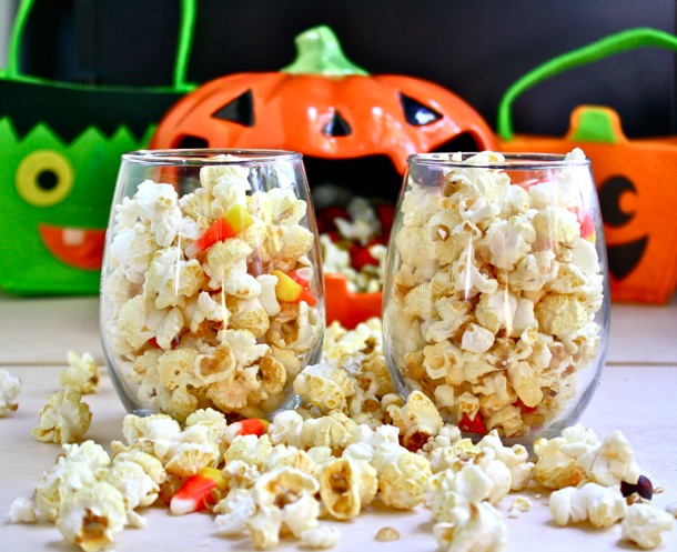 halloween movie night popcorn // cait's plate