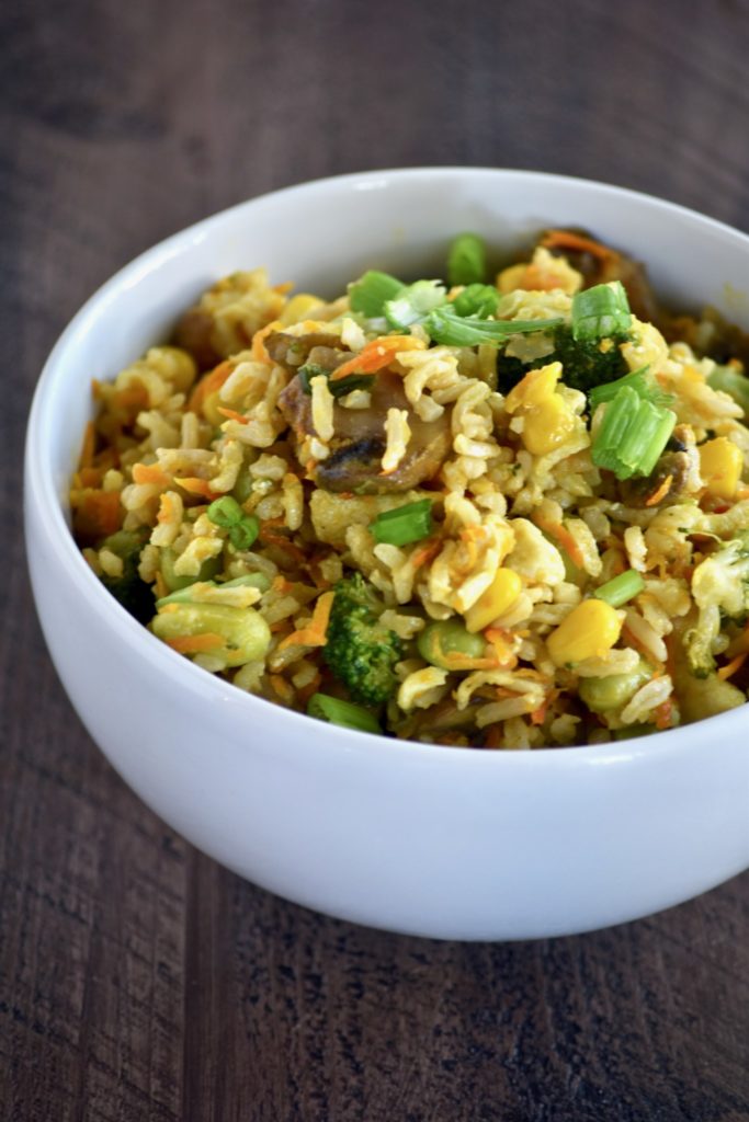 healthier, veggie-packed fried rice - a hearty, veggie-packed dish that packs a nutritious punch! // cait's plate