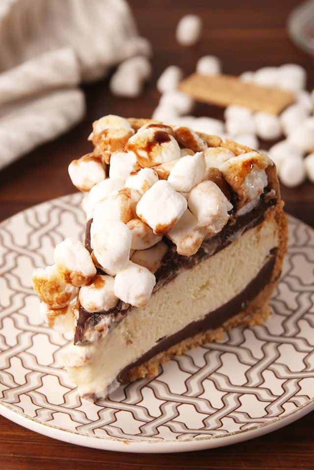 s'mores cheesecake from delish.com // cait's plate