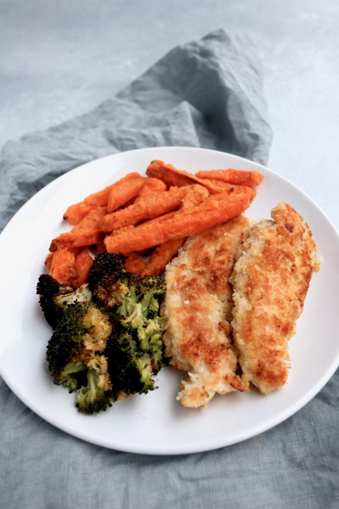 parmesan chicken tenders (+5 ways to serve them!) // cait's plate