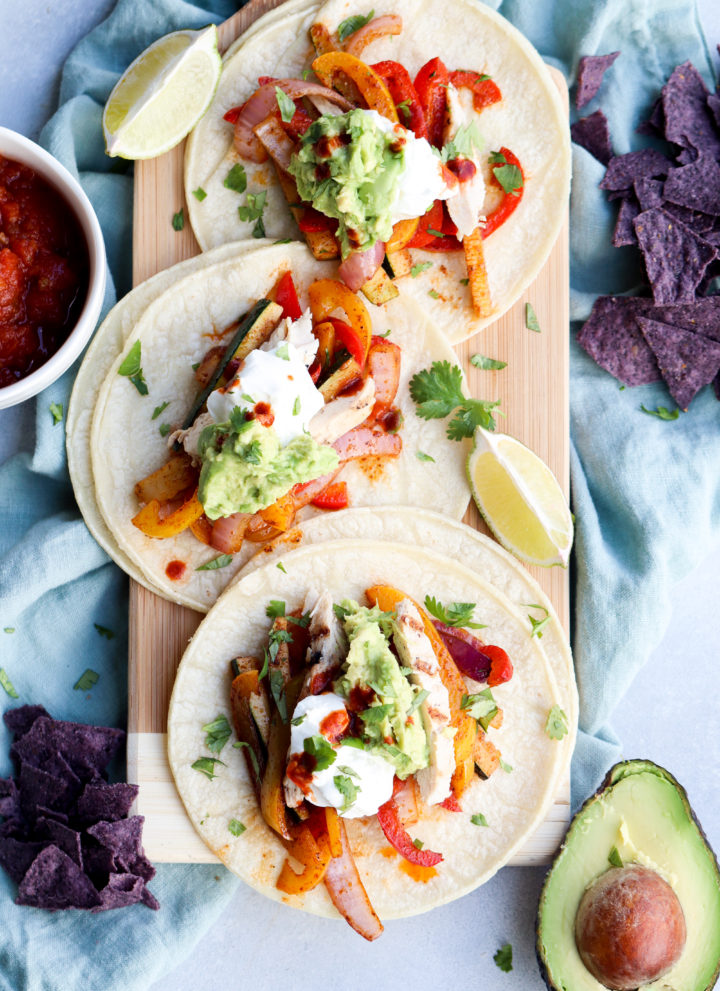 chicken tacos with fajita veggies // cait's plate