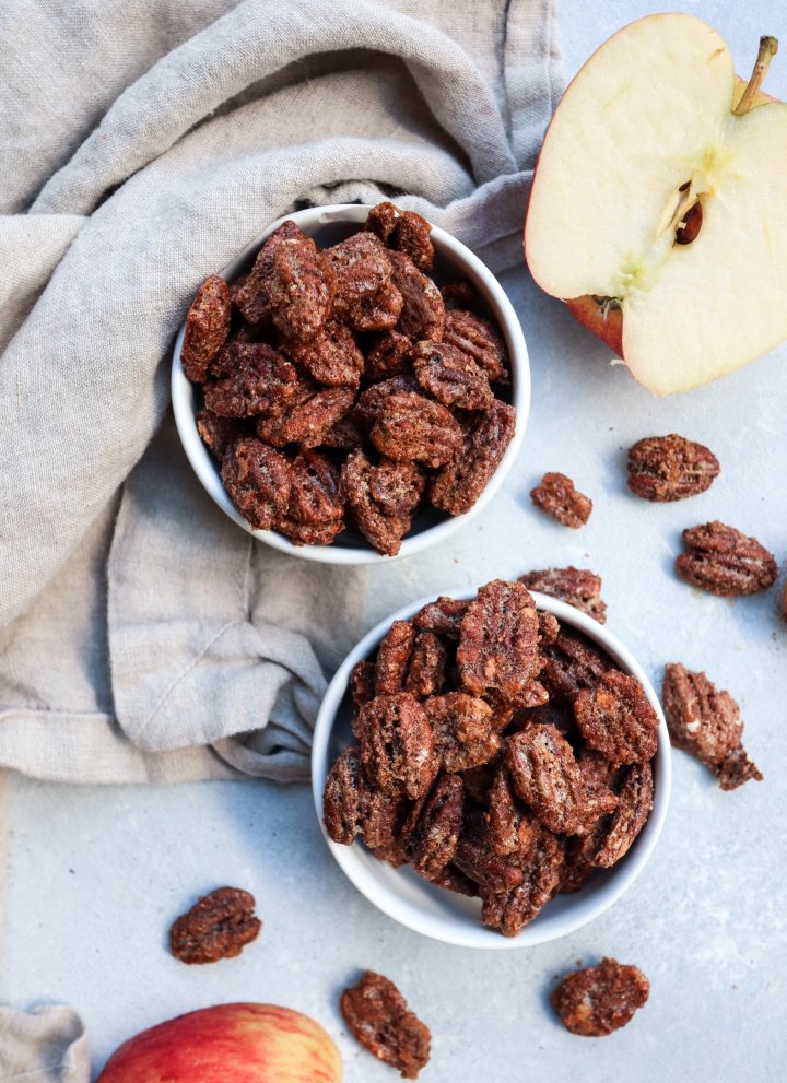 easy apple pie spiced candied pecans // cait's plate
