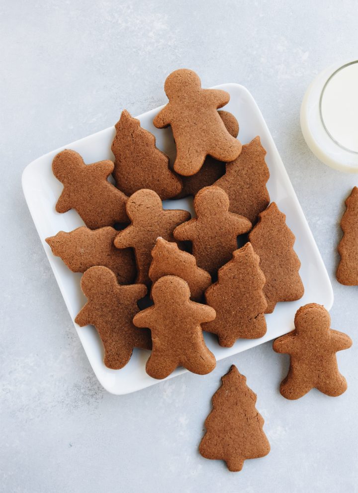 classic gingerbread cookies // cait's plate