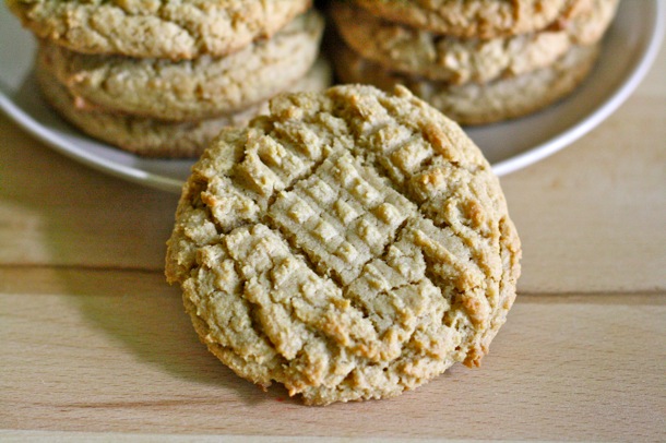 whole wheat peanut butter cookies // cait's plate