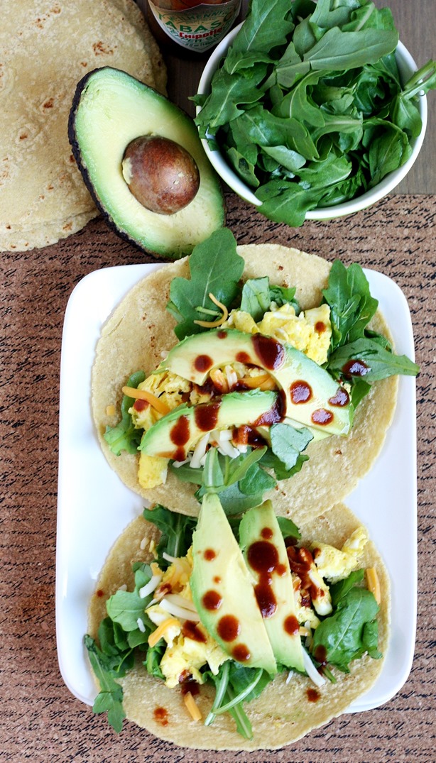 6-ingredient healthy breakfast tacos // cait's plate