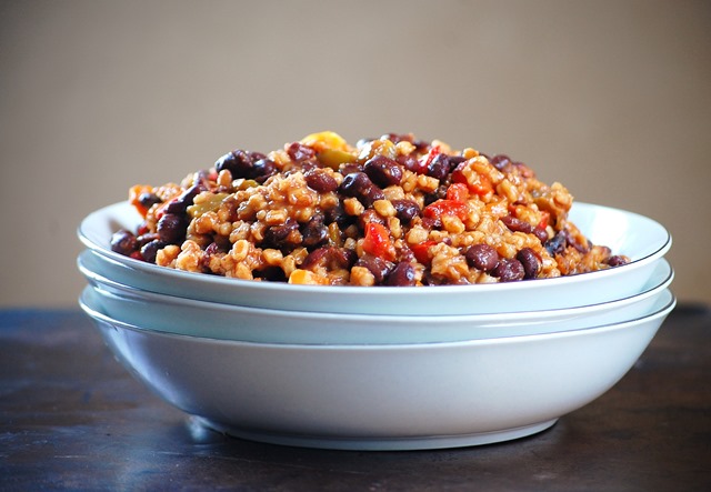 black bean, wheat berry and vegetable chili - a soul-soothing dish that will quickly become a favorite.  Packed with warm grains, beans and veggies, it's got something for everyone // cait's plate