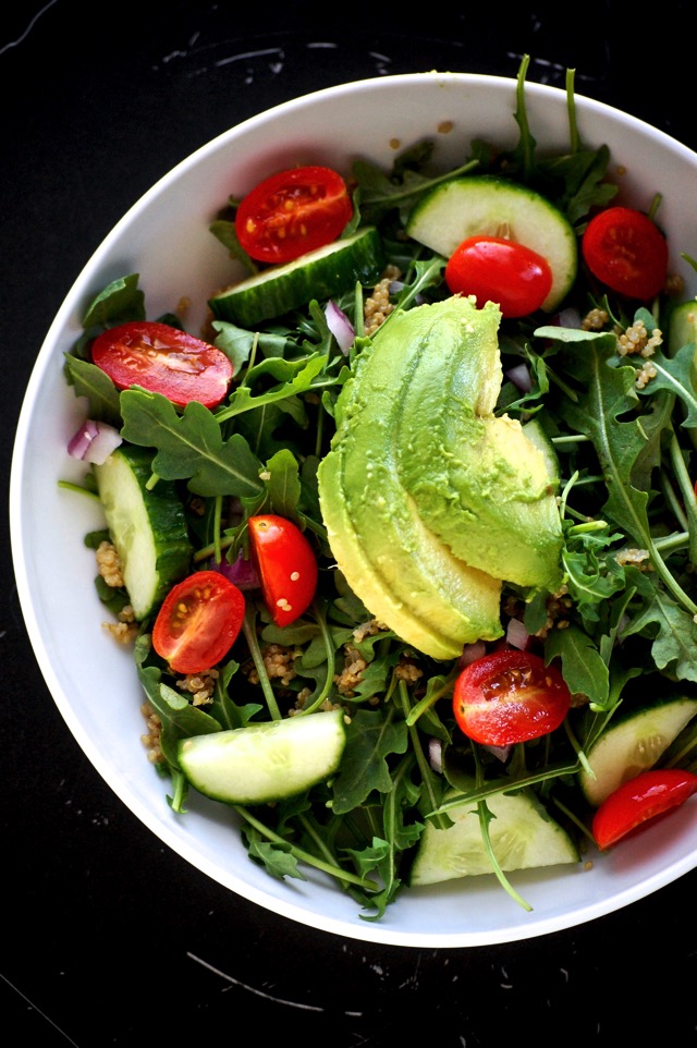 quinoa & arugula salad - a filling, nutritious meal bursting with flavor // cait's plate