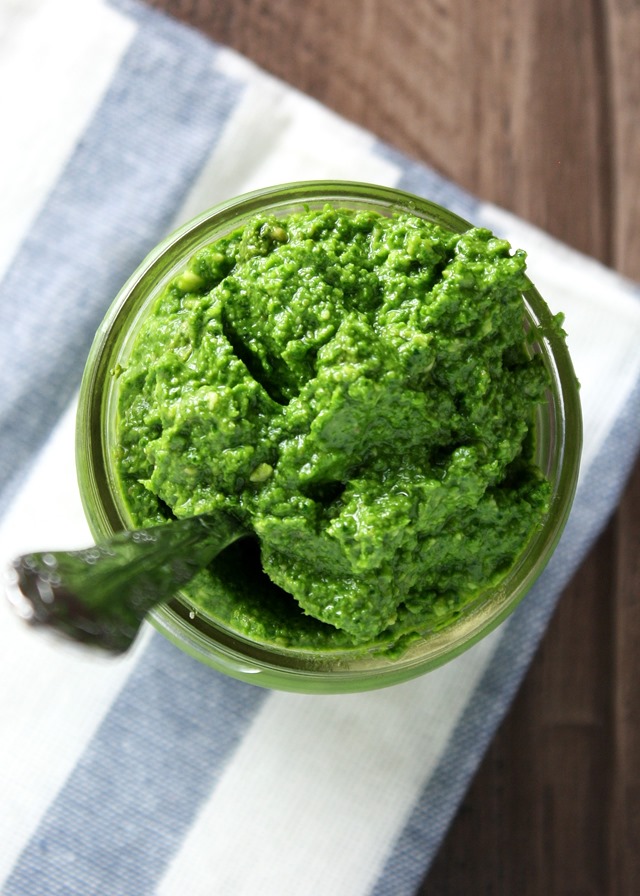 5-minute kale walnut pesto - comes together in minutes and is a perfectly flavorful addition to any dish! // cait's plate