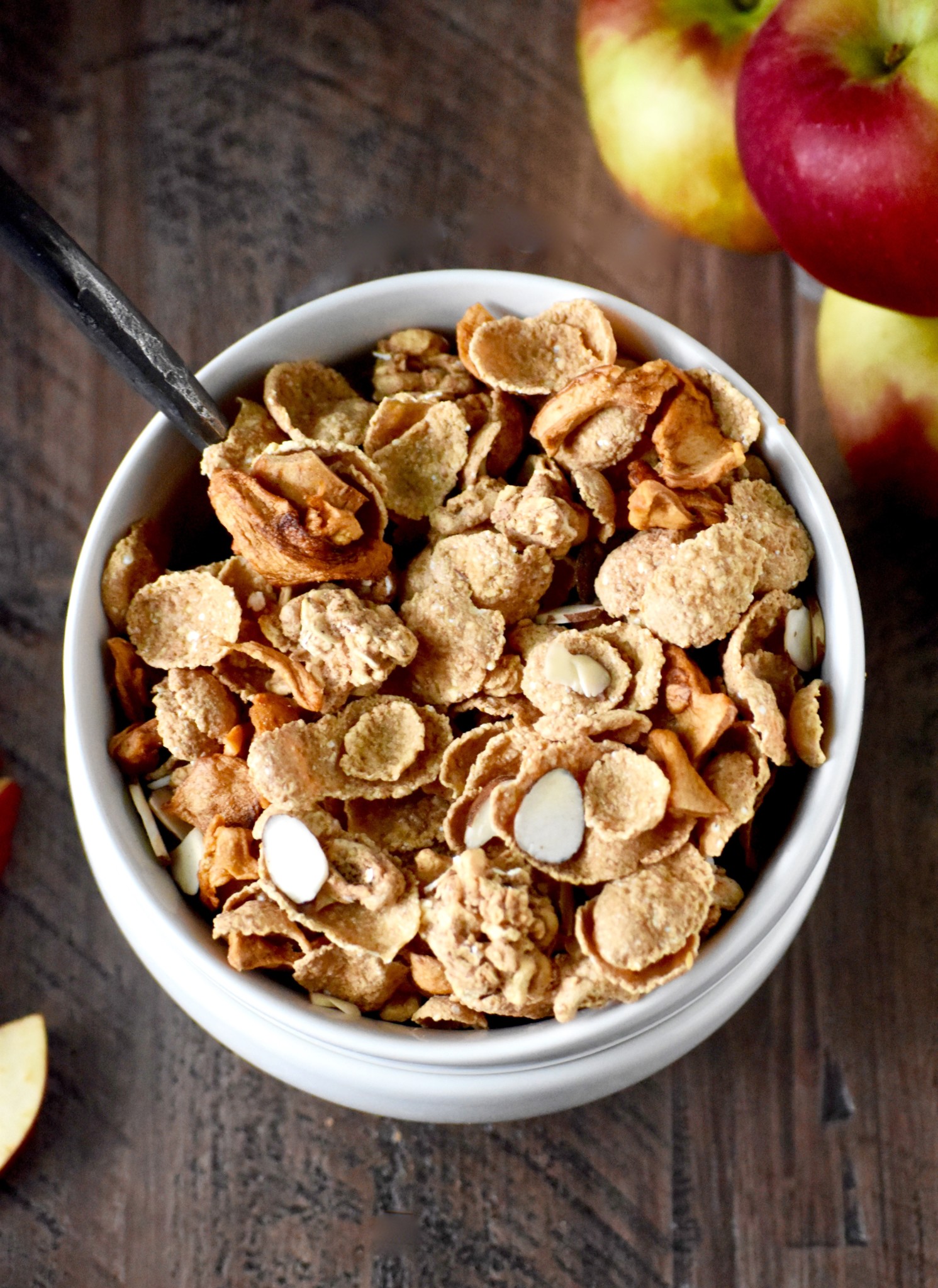 apple cinnamon almond breakfast cereal - a autumnal take on an everyday breakfast! // cait's plate