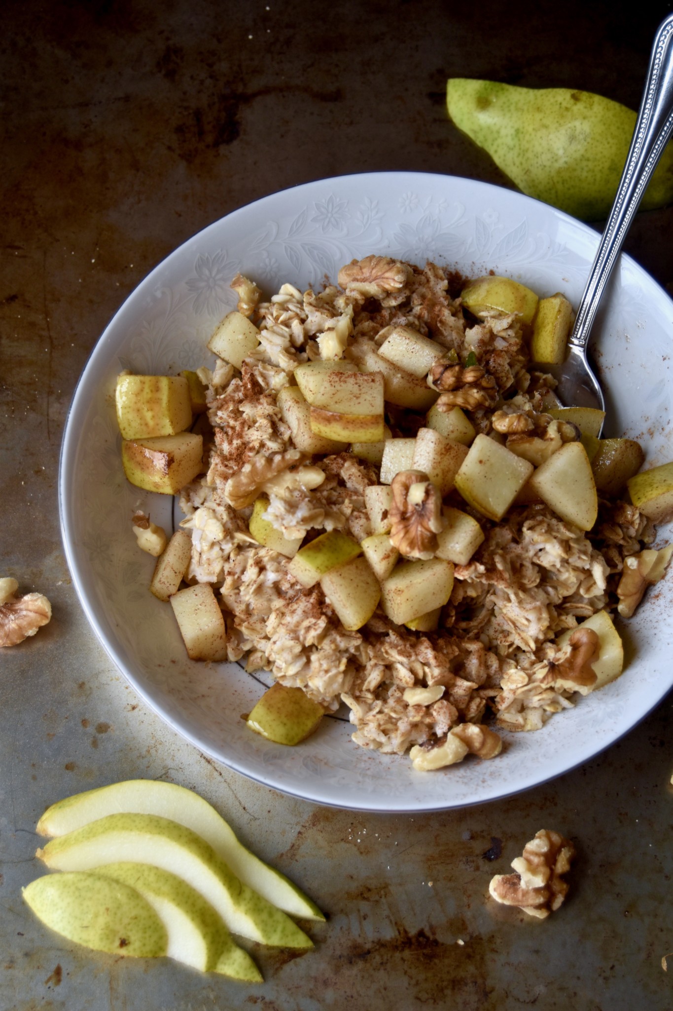 cinnamon-kissed pear, toasted walnut & honey oatmeal - the perfect addition to your morning rotation // cait's plate