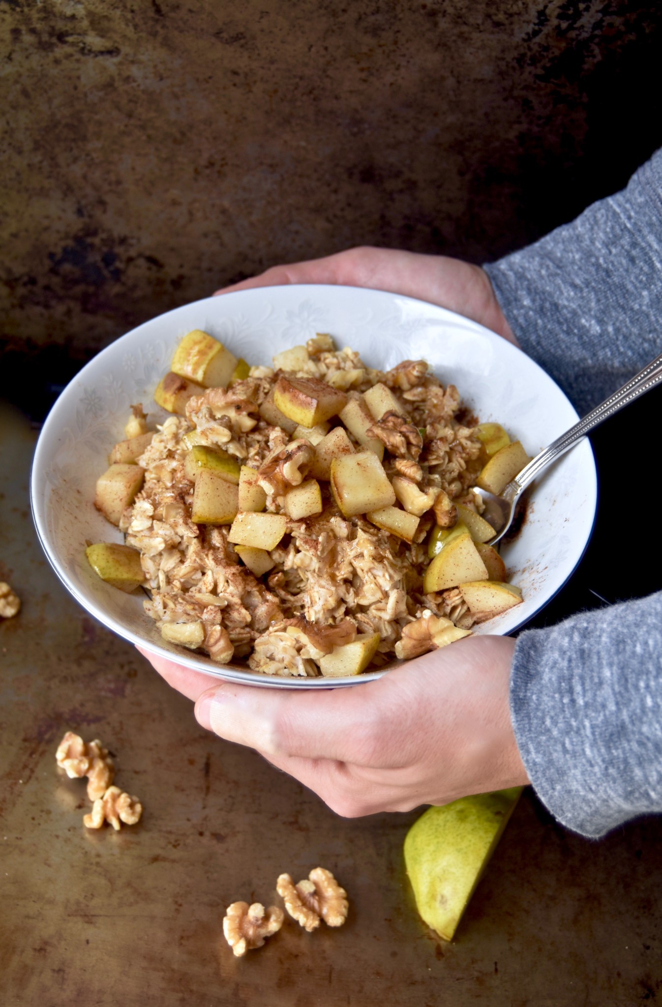 cinnamon-kissed pear, toasted walnut & honey oatmeal - the perfect addition to your morning rotation // cait's plate