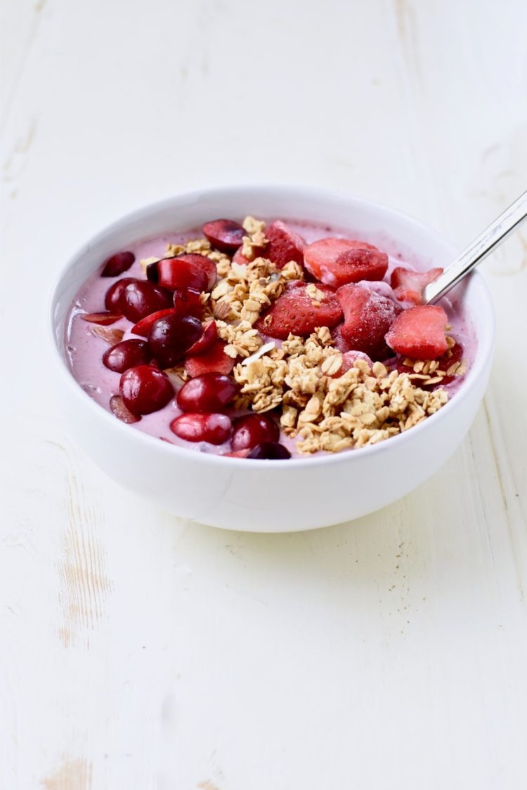 totally customizable 3-ingredient smoothie bowl (with video!) | cait's ...