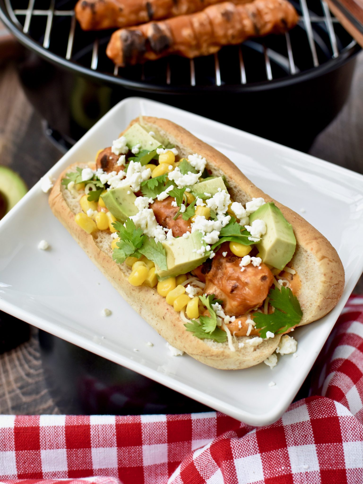 grilling season is here and i'm bringing you 3 fun ways to jazz up veggie dogs! // cait's plate