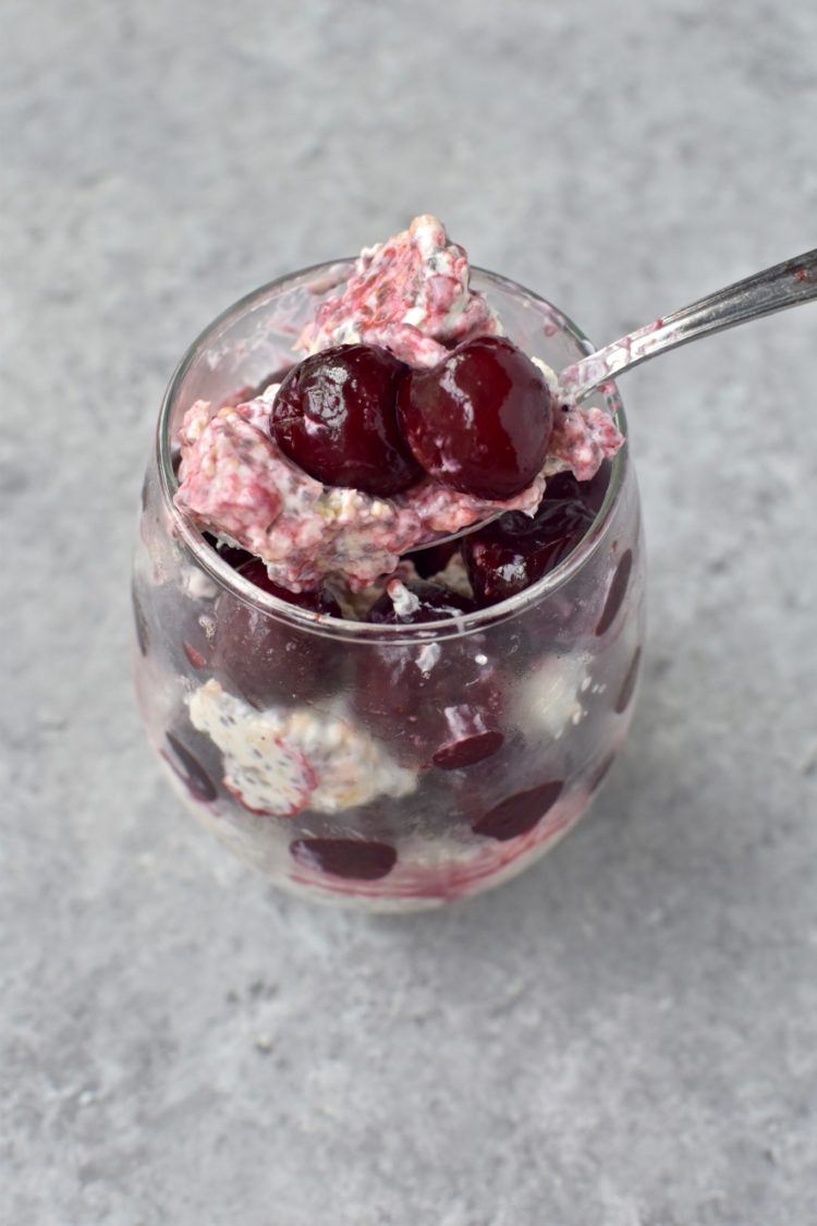 super fast meal idea: cherry overnight oatmeal {with video!} | cait's plate