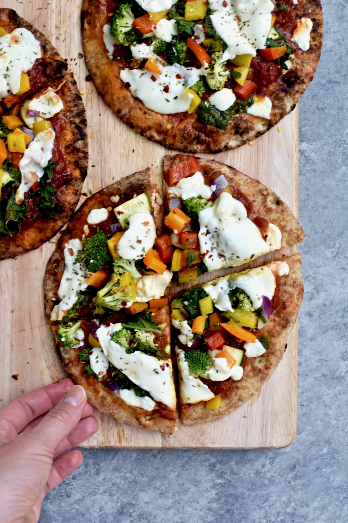 easy whole grain flatbread pizzas // cait's plate