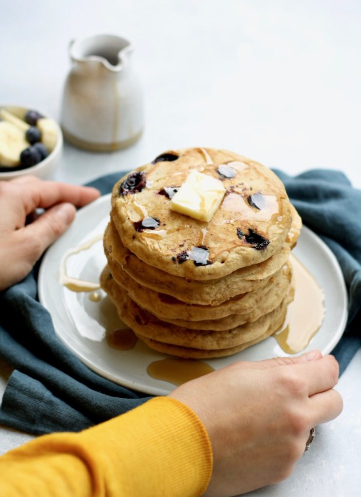 whole grain blueberry banana pancakes // cait's plate