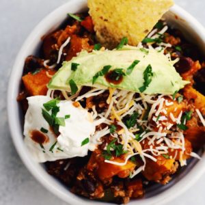 instant pot veggie chili // cait's plate