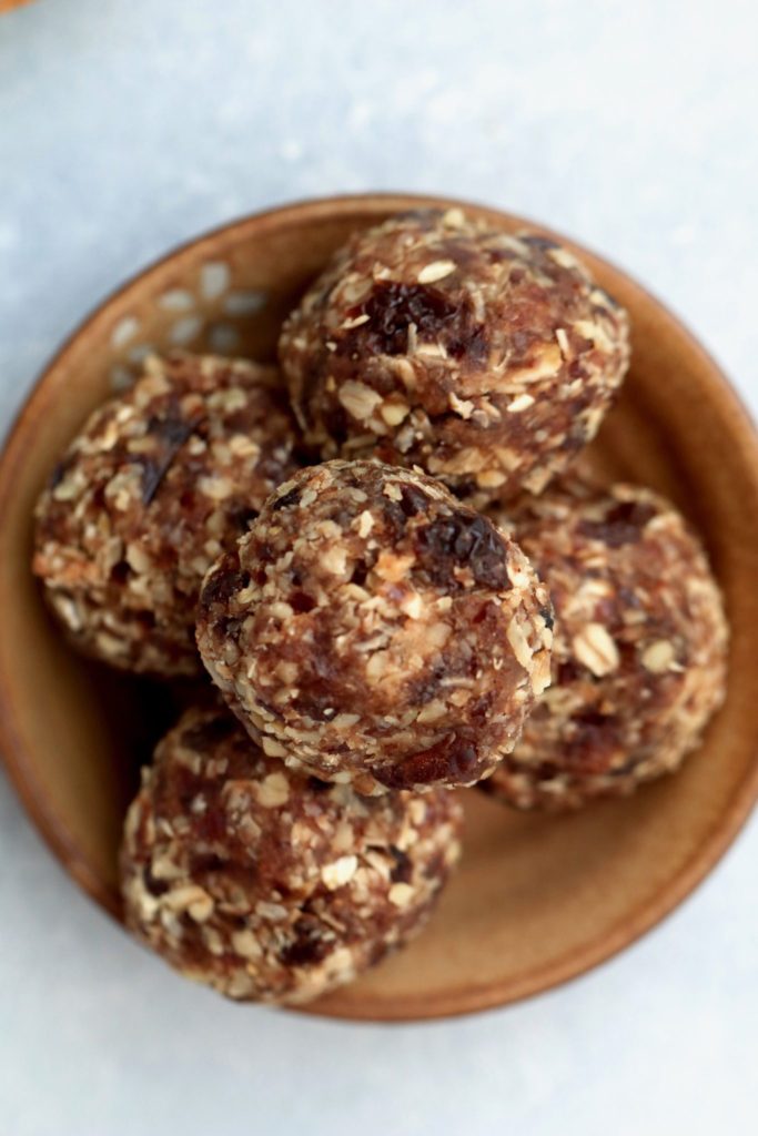 no-bake oatmeal raisin cookie bites | cait's plate