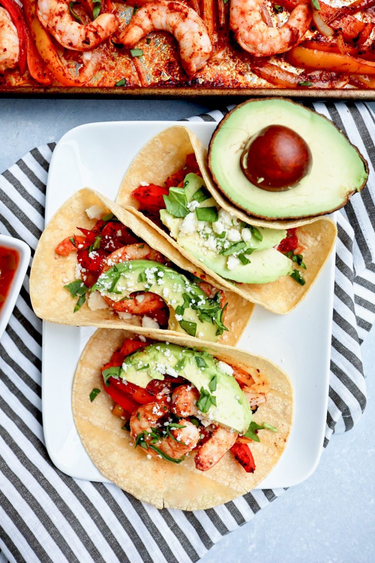 sheet pan shrimp fajitas | cait's plate