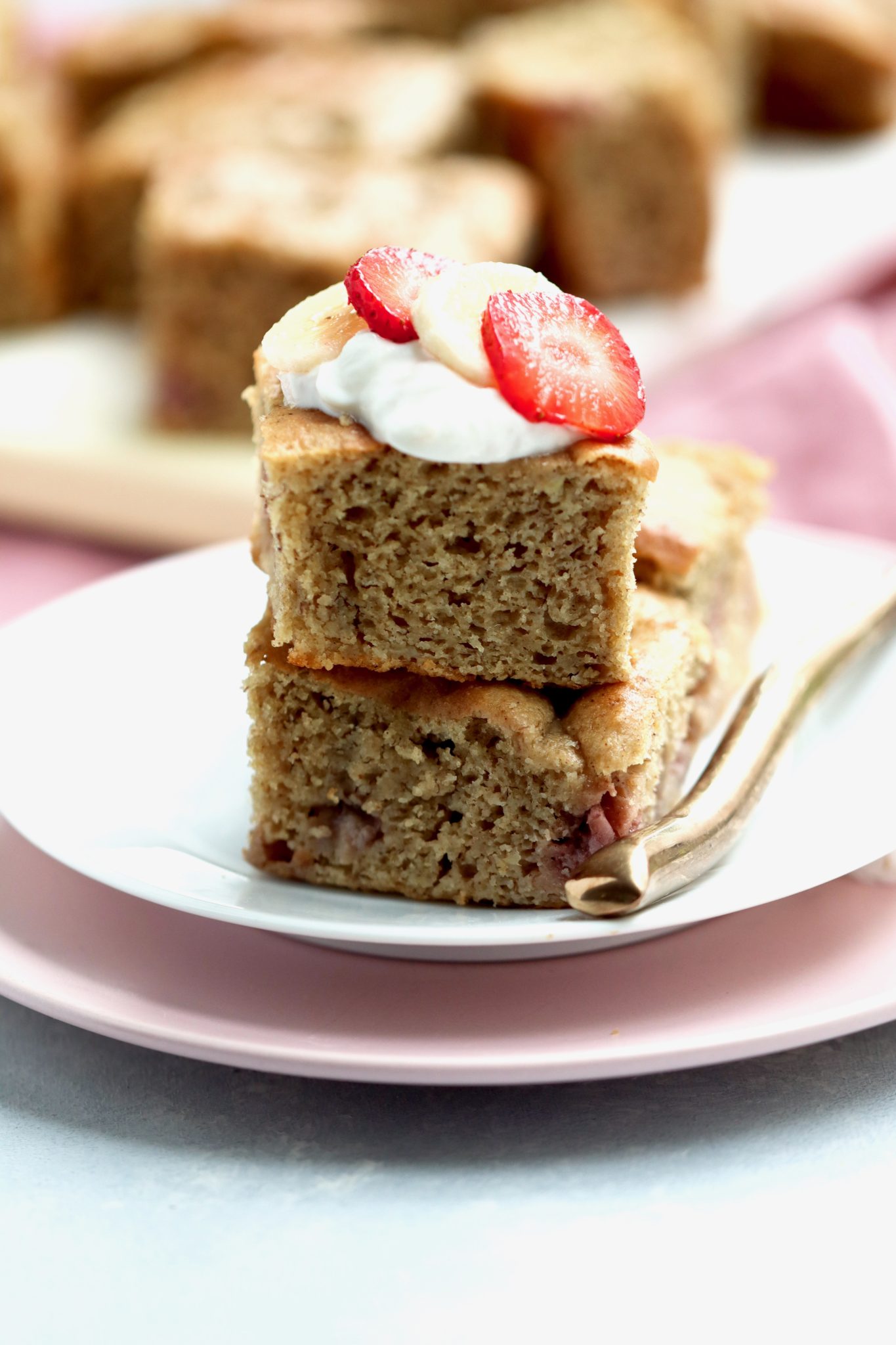 strawberry banana yogurt snack cake // cait's plate
