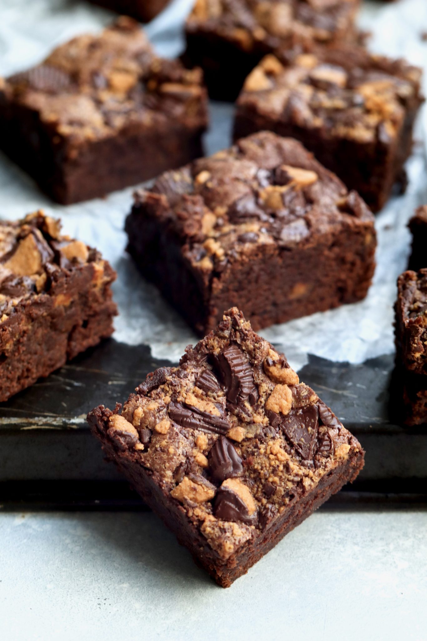one-bowl peanut butter cup brownies // cait's plate
