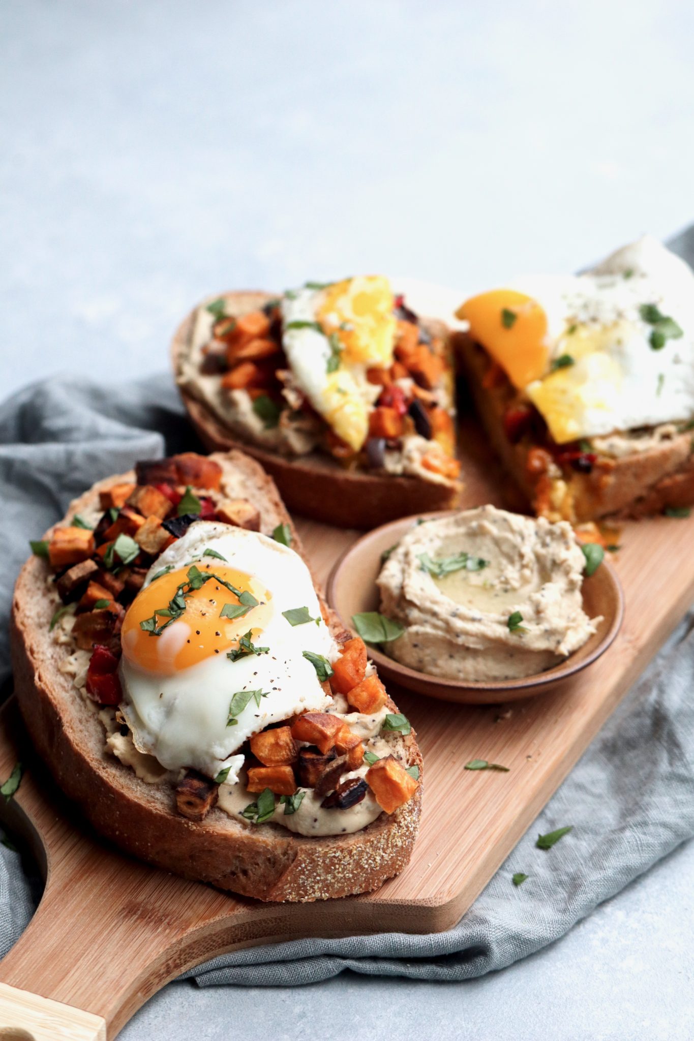 hummus toast with sweet potato hash & sunny side up egg // cait's plate