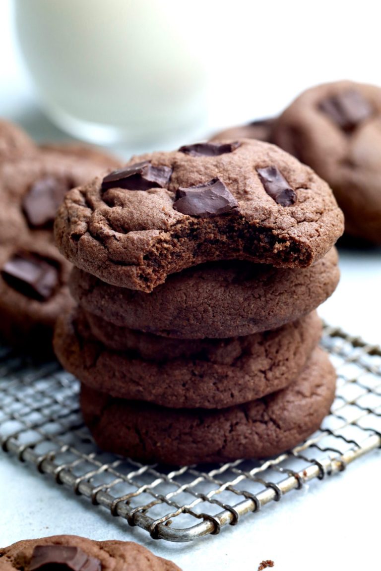 double dark chocolate chunk cookies (whole grain!) | cait's plate