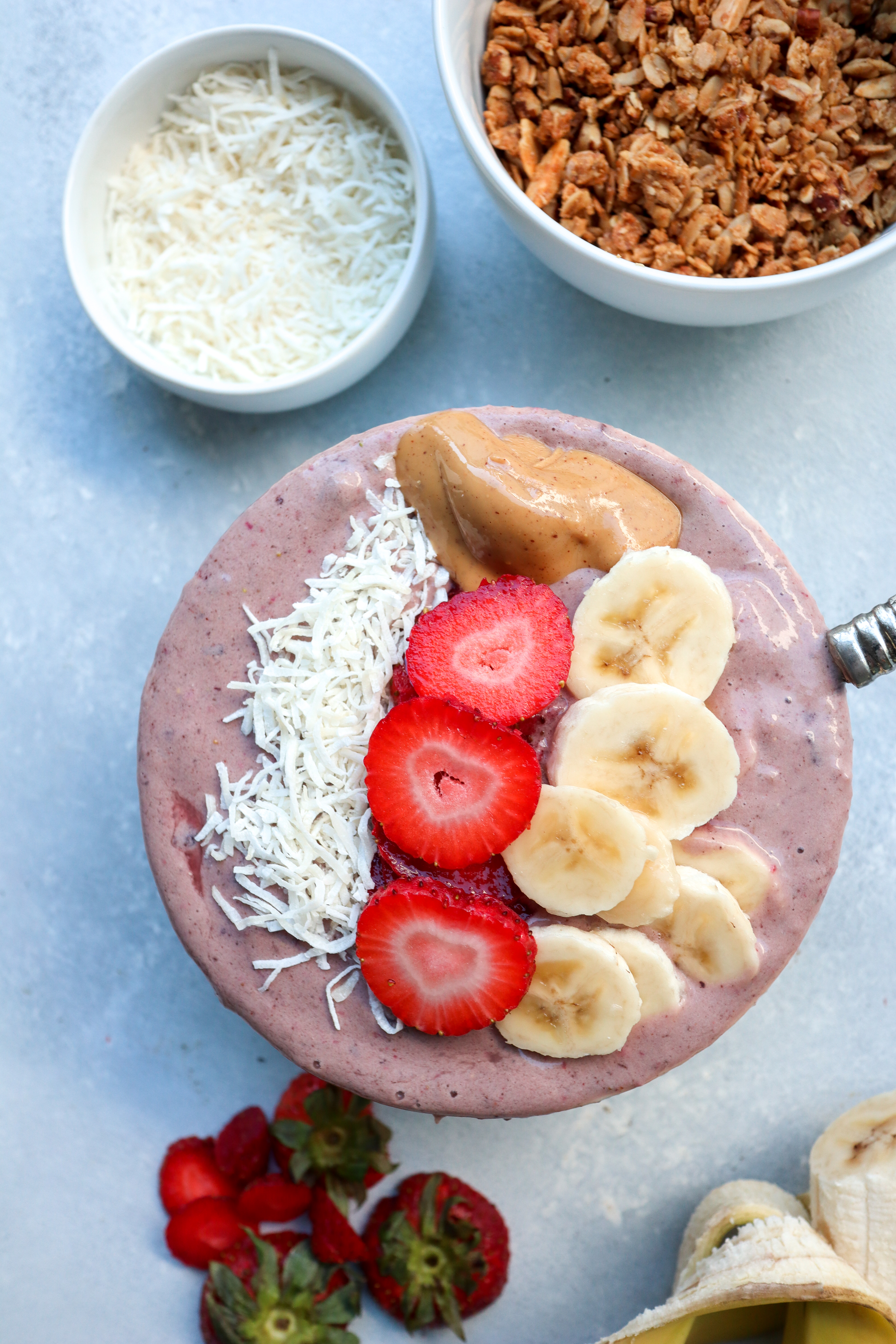 How to Make a Acai Bowl Recipe - Layers of Happiness