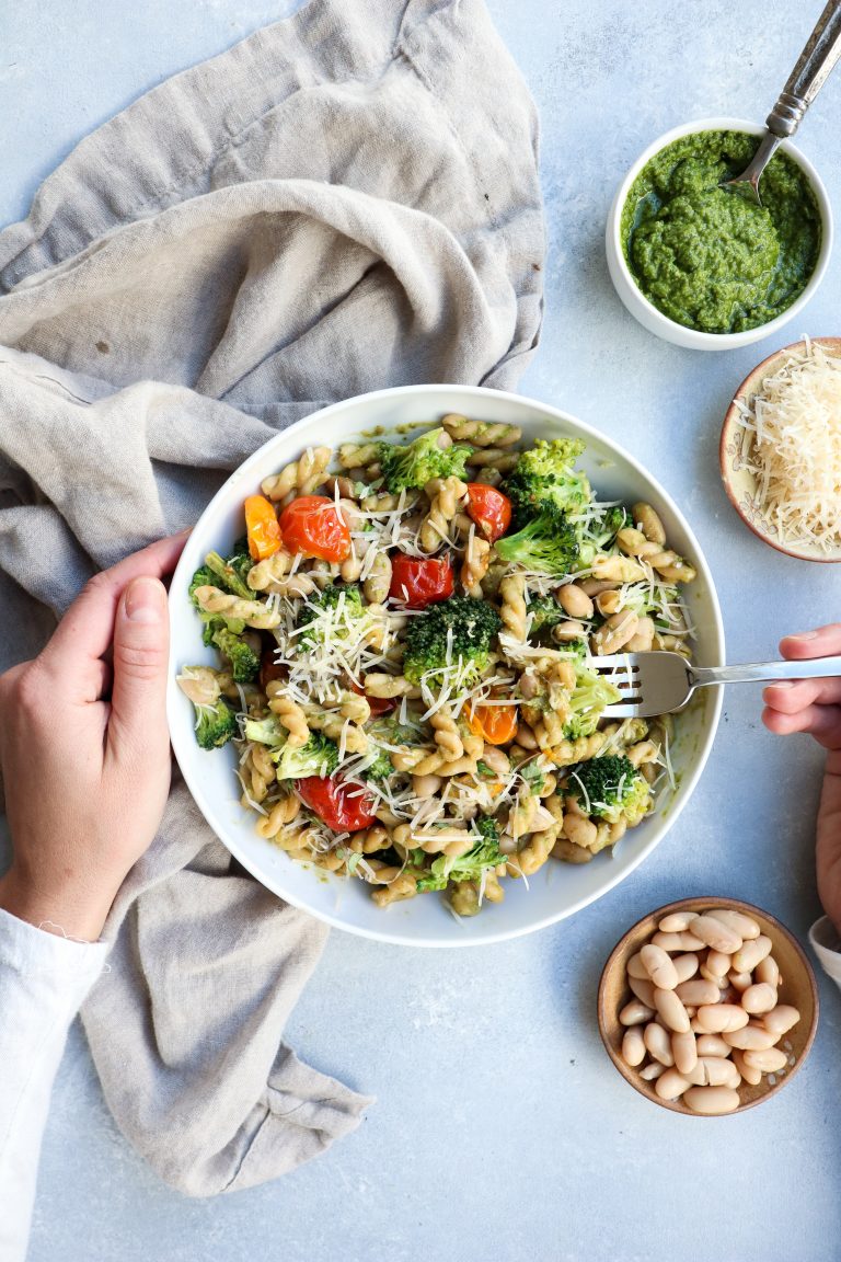 white bean & veggie pesto pasta | cait's plate