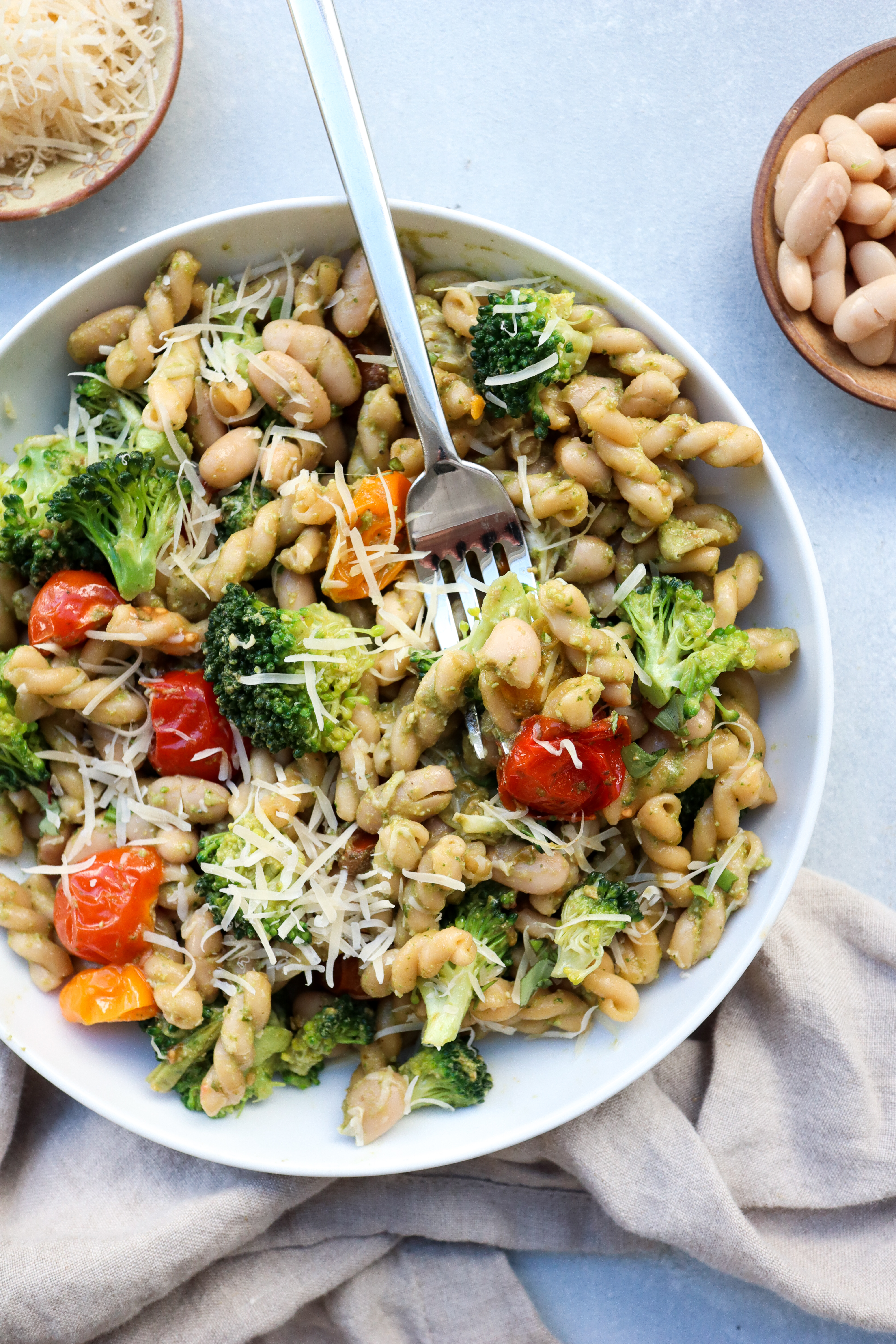 white bean & veggie pesto pasta // cait's plate