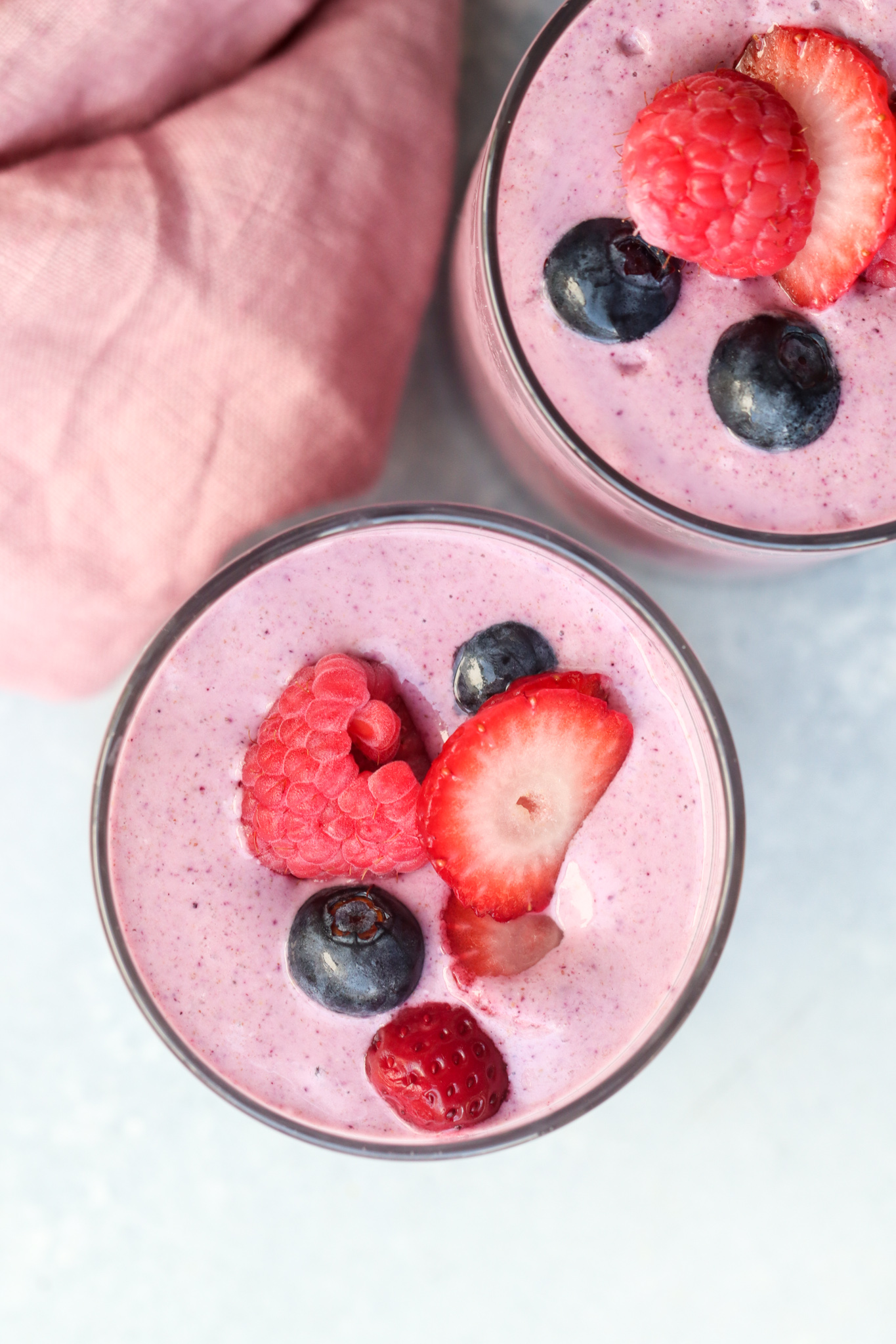 mixed berry lemon smoothie // cait's plate