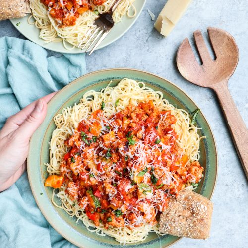 turkey & confetti veggie spicy pasta | cait's plate