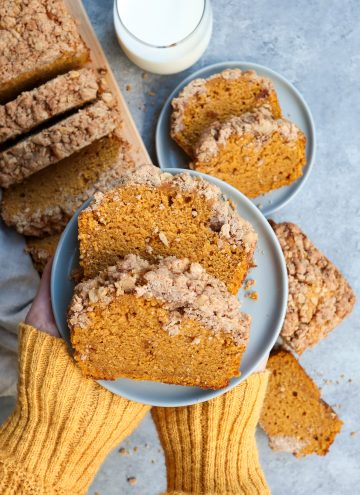 pumpkin streusel bread // cait's plate
