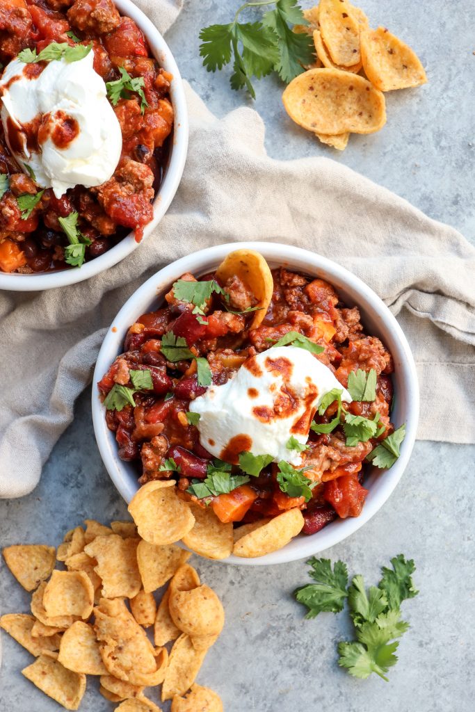 slow cooker turkey, bean & veggie chili | cait's plate